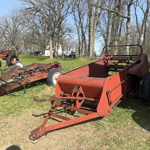 Single axle manure spreader