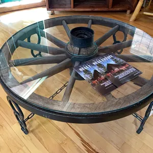 46" ROUND WAGON WHEEL COFFEE TABLE w/ HORSE SHOE LEGS