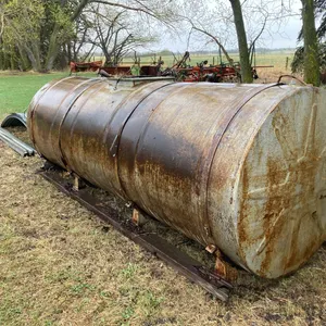 1000 Gallon Galvanized Tank on Wood Skid with Valve