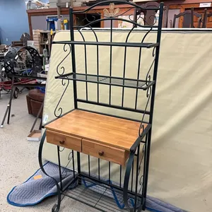Bakets shelf