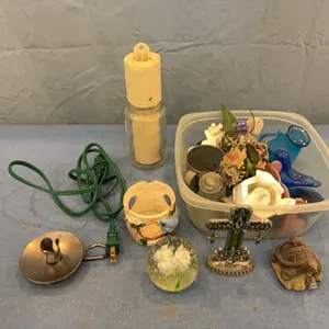 Trinkets & Decor
