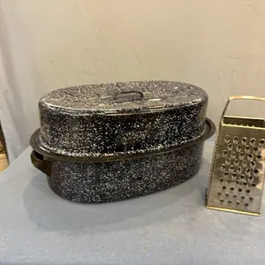 Enamel roaster, grater
