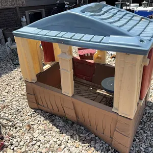 Kids playhouse