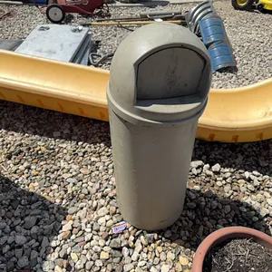 Garbage can
