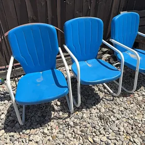 3 metal lawn chairs