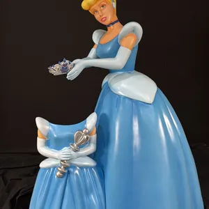 Cinderella with Jr. Princess Photo Opp Sculpture (Disney 2005-2007). Cinderella in blue ball gown holding a crown beside a Jr. Princess, with an openi