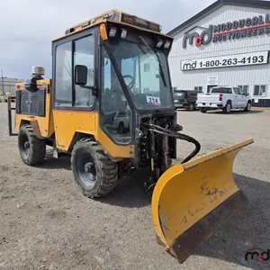 2015 Trackless MT6 Sidewalk Tractor w/ Blade
 UNRESERVED