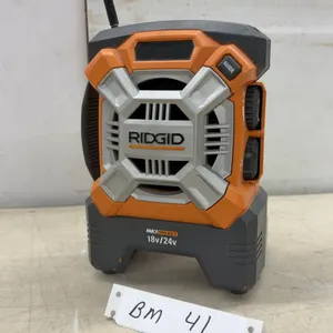 Ridgid R84081 MaxSelect 18-Volt/24-Volt Cordless AM/FM Jobsite Radio