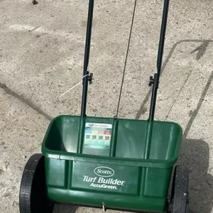 18" Fertilizer/Grass Spreader. #C