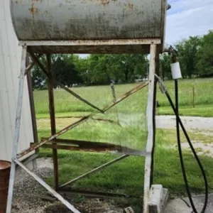 Gas Tank on Stand w/Nozzle (empty)