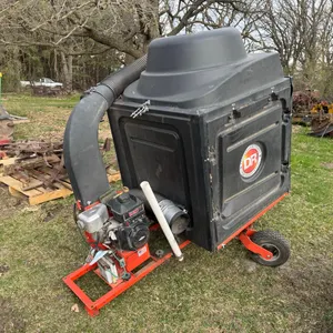 DR Professional lawn vacuum w/ Briggs & Stratton 850 Intek Series engine (Needs Carburetor)