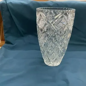 PINWHEEL CRYSTAL VASE