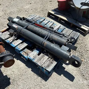 Quantity of Hydraulic Cylinder