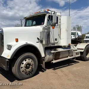 2008 Freightliner FLD120 semi truck