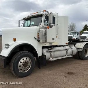 2010 Freightliner FLD120 semi truck