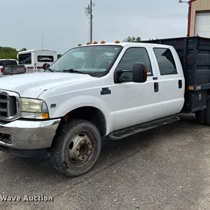 2004 Ford F550 Super Duty Crew Cab dump truck