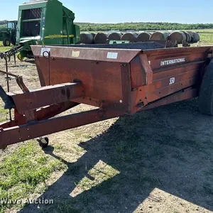 International manure spreader
