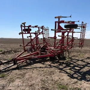 Wil-Rich 2500 field cultivator