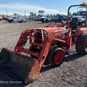 Kubota B2710HSD HFWD tractor