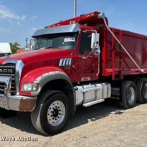 2015 Mack GU713 dump truck