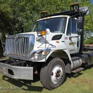 2012 International 7400 hook lift truck