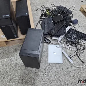 Old Computers & Keyboards, Old A1406 MacBook Air, Mice & Cables
 UNRESERVED
