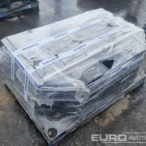 Unused Pallet of 600mm Steel Tracks, Volvo Part NR 14615120 
