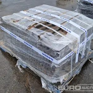 Unused Pallet of 750mm Steel Tracks, Volvo Part Nr 14735616 (51 Pcs) 