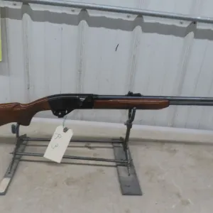 Remington 552 Speedmaster – .22 SL/LR, Semi-Auto, 23" Barrel, Serial No. 1922913. *A valid PAL is