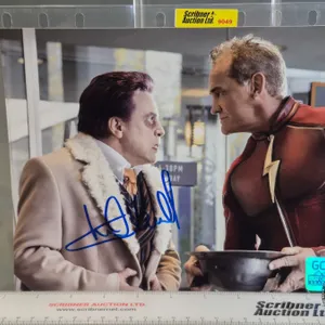 Autographed 8x10 Photo : The Flash - John Wesley Shipp (Certified : GCG)