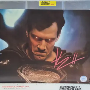 Autographed 8x10 Photo : Superman - Henry Cavill (Certified : GCG)