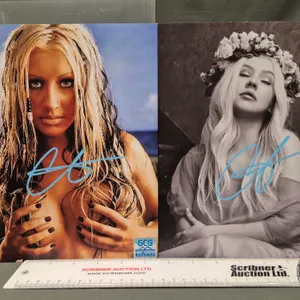 Autographed 8x10 Photos (2) : Christina Aguilera (Certified : GCG)
