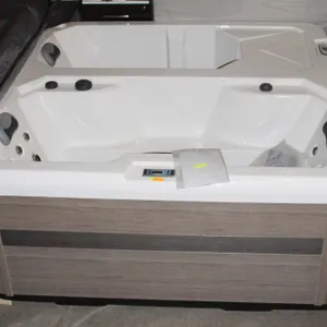 TWO SEATER HOT TUB WITH COLD PLUNGE*BAILIFF SEIZURE*