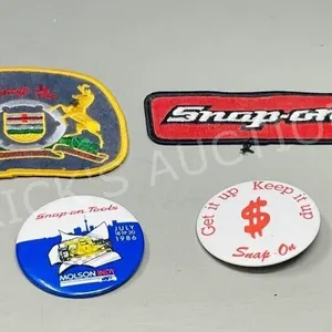 4 Snap On collectables - 2 buttons & 2 patches