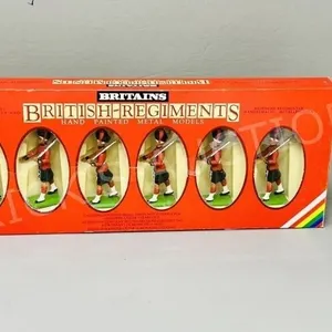 Set of 6 British hand painted solders in box