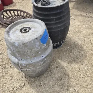 2 mini kegs