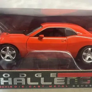 1/18 Dodge Challenger Concept Car diecast in