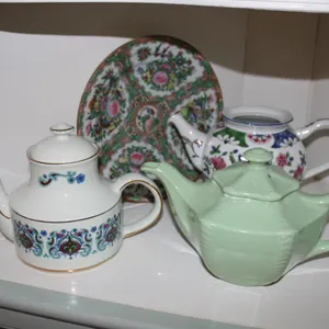 China Teapots & Rose Medallion Plate