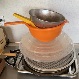Baking Pans, Plastic Trays, Strainers