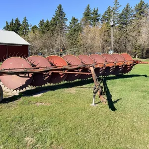FarmHand 9-wheel hay rake