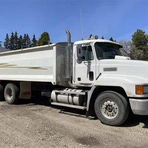 1997 MACK CH613 t/a Grain Truck w/ 21 Ft. Steel Box & Nordic Dual Cylinder Hoist