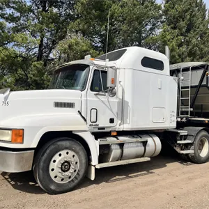 1999 MACK CH613 Highway Tractor w/ Sleeper, Approx. 1,150,000 KM - SEE NOTE!