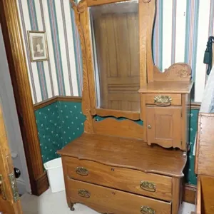 Knechtel Hat Box Dresser