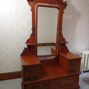 Tilting Oval Mirror Dresser