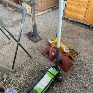 FLOOR JACK
