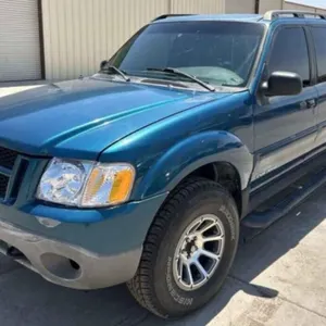 (CA) 2001 Ford Explorer Sport Trac