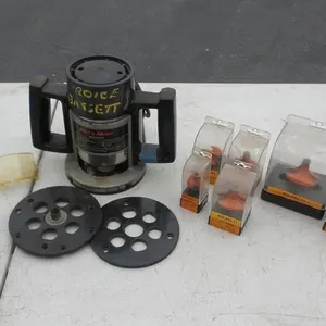 Black & Decker Router w/Bits