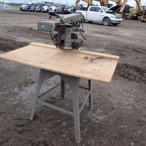 DeWalt 770 10 In. Deluxe Powershop Radial Arm Saw