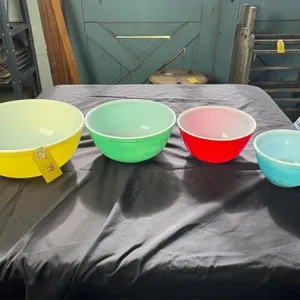 Pyrex Primary Color nested mixing bowls