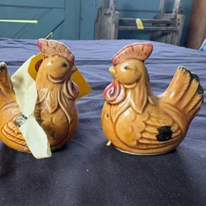 Rooster salt and pepper shakers